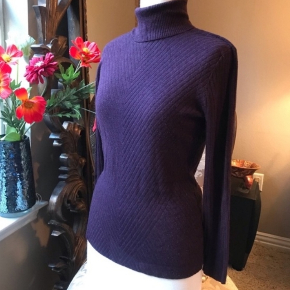 Womens Purple Sweater Small Ribbed Long Sleeve Sqeater Turtleneck Blouse